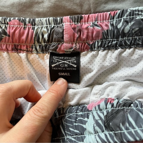 Grunt Style Men's Black Floral Board Shorts Swim Trunks Lined Size Small - Picture 7 of 10